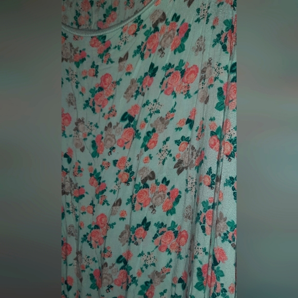 Torrid Floral Tank Top - Picture 5 of 6